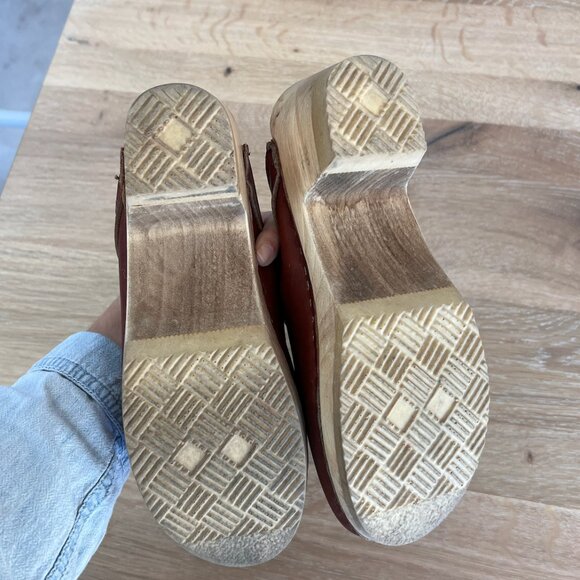 No. 6 brown leather Clogs - Picture 3 of 4